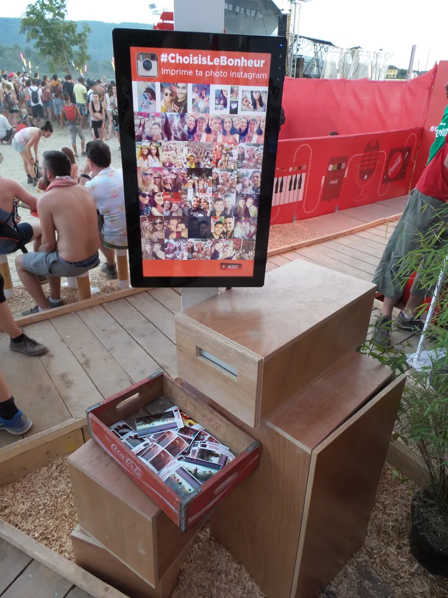 Mur Instagram en festival : les photos du public affichées à l’écran et imprimées